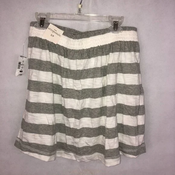 Aeropostale Gray/White Striped Skirt Size Small NWT - Picture 2 of 4